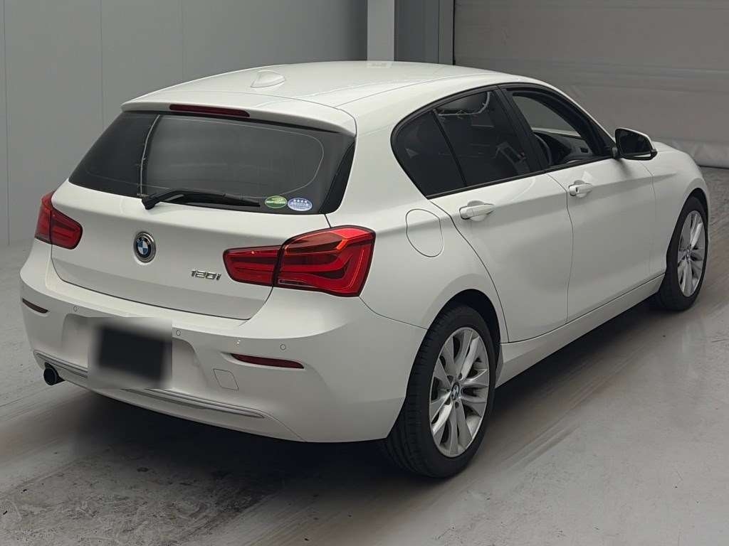 BMW 1-SERIES