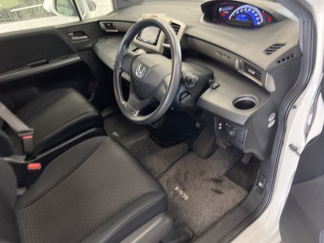 HONDA FREED SPIKE