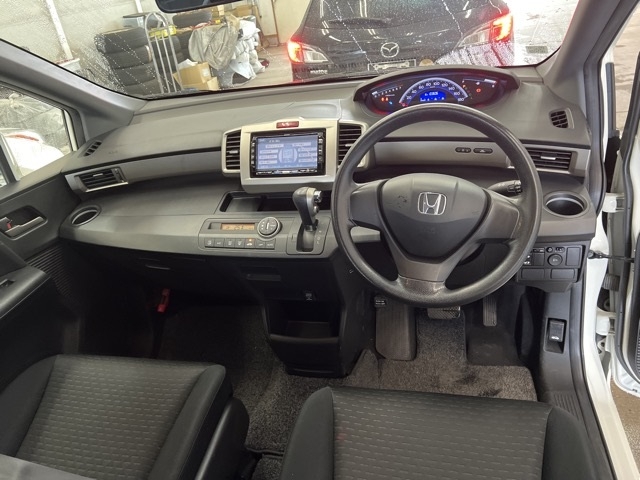 HONDA FREED SPIKE