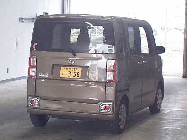 TOYOTA PIXIS MEGA