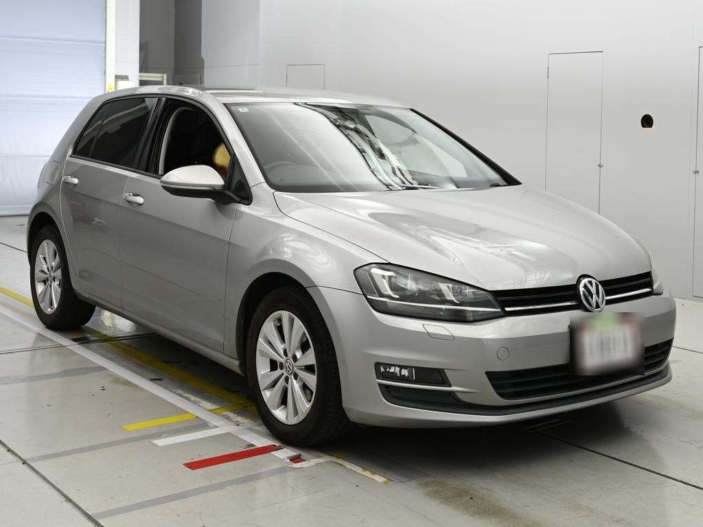 VOLKSWAGEN GOLF