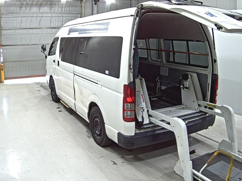 TOYOTA REGIUS ACE