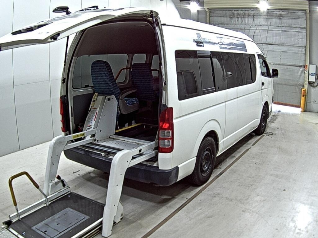 TOYOTA REGIUS ACE
