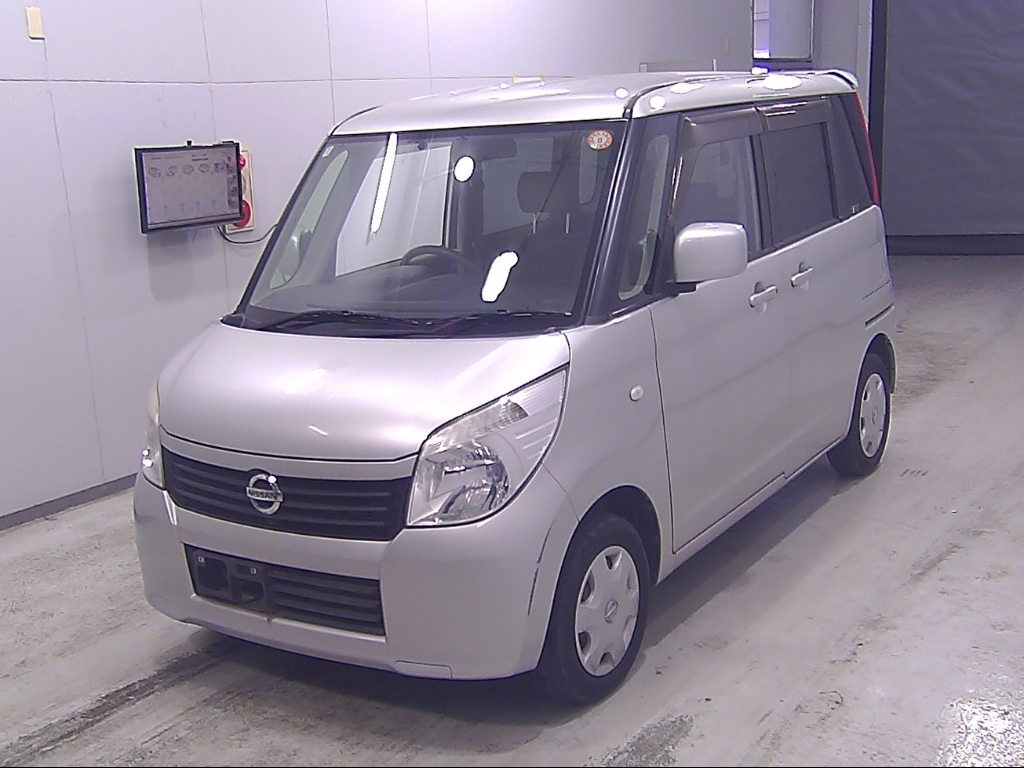 NISSAN ROOX