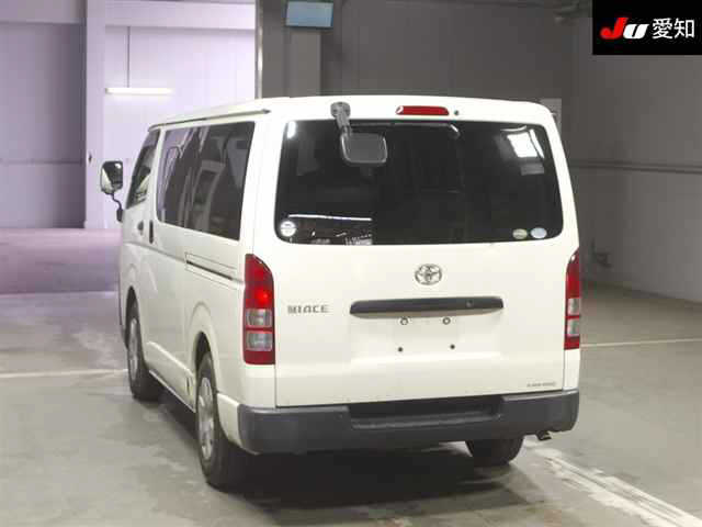 TOYOTA REGIUS ACE