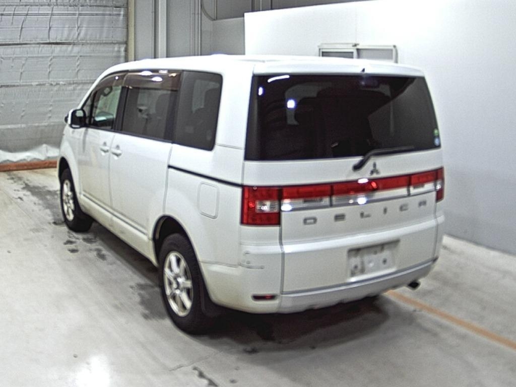 MITSUBISHI DELICA D:5