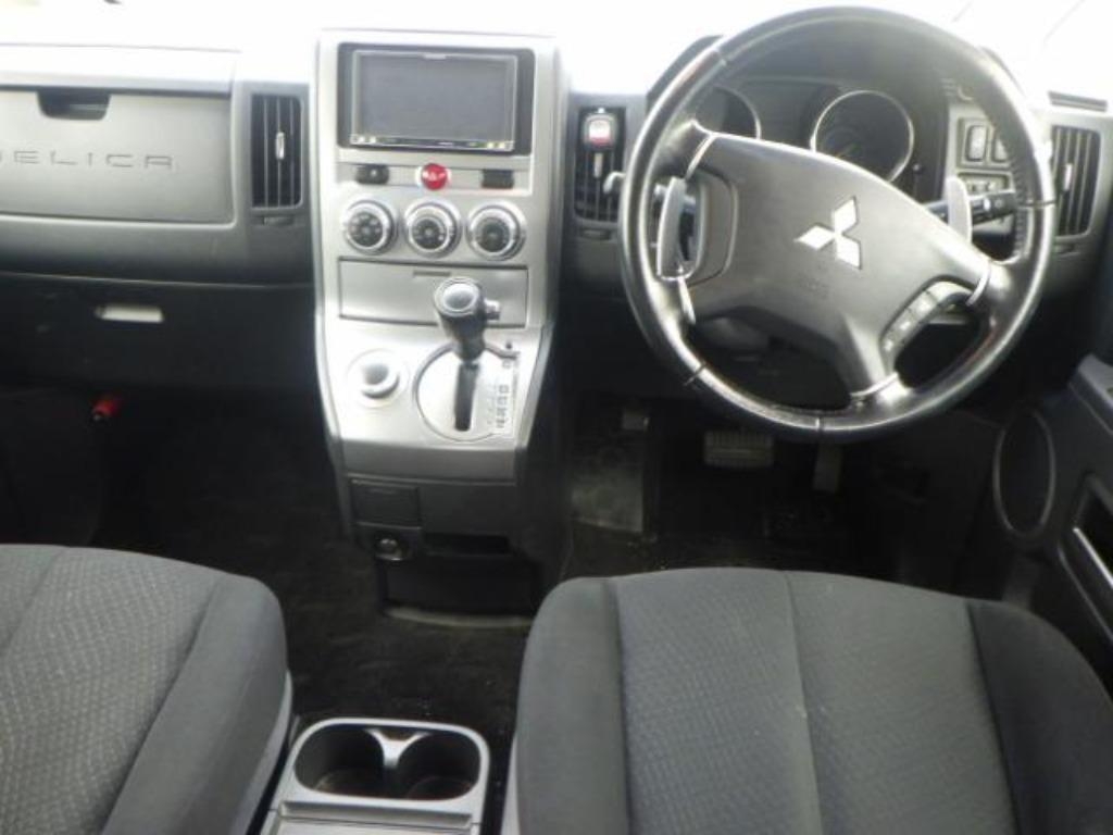 MITSUBISHI DELICA D:5