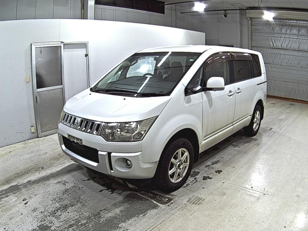 MITSUBISHI DELICA D:5