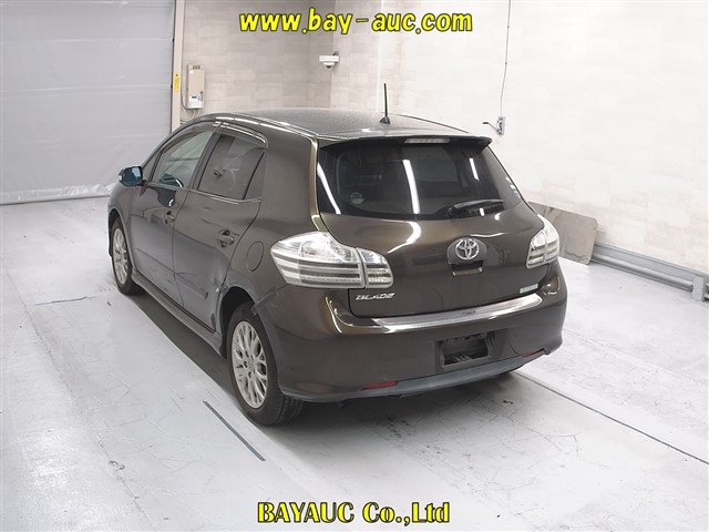 TOYOTA BLADE