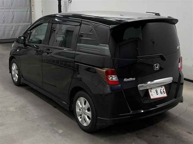 HONDA FREED SPIKE