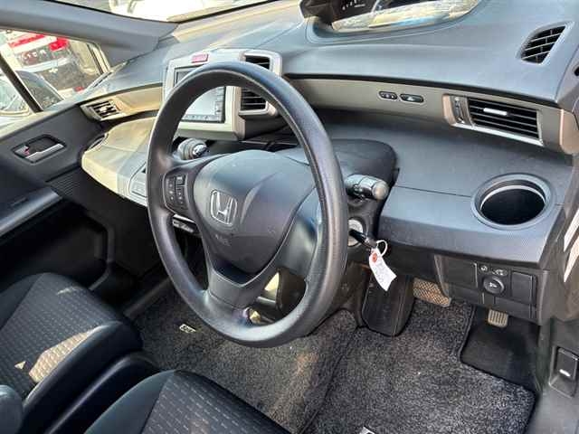 HONDA FREED SPIKE