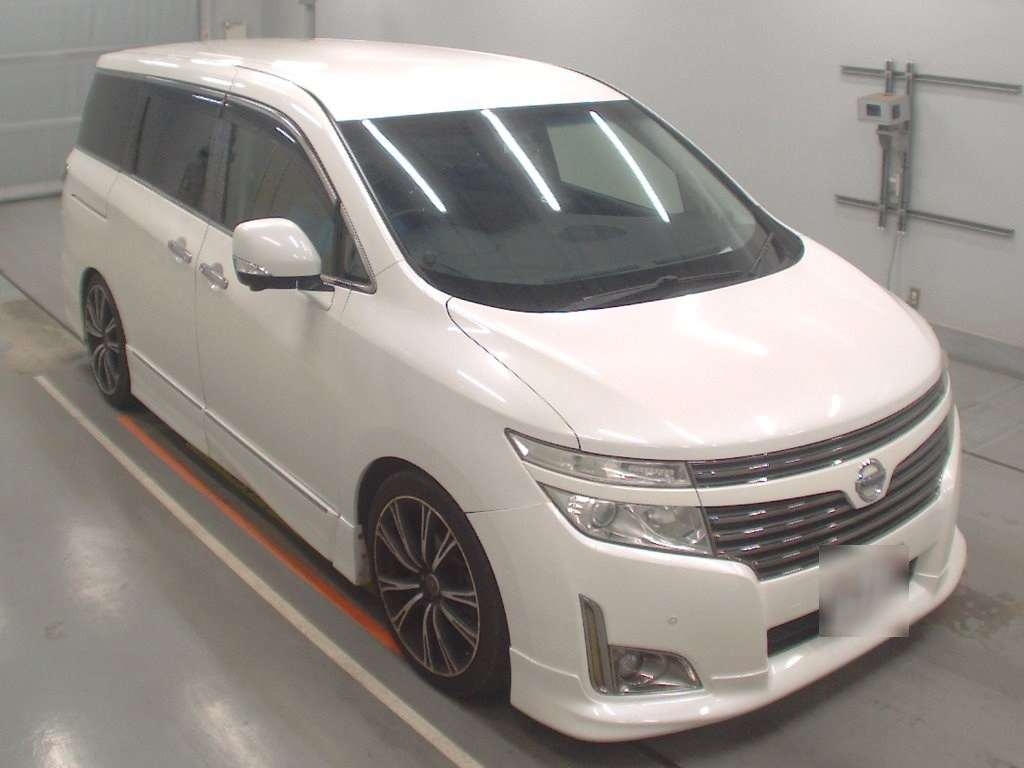 NISSAN ELGRAND