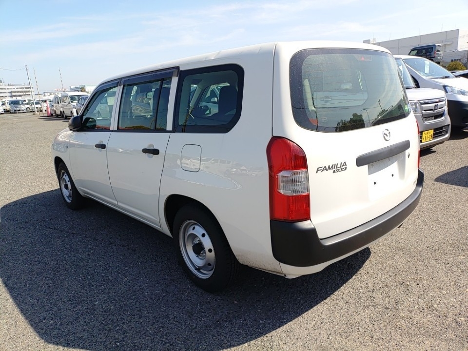 MAZDA FAMILIA