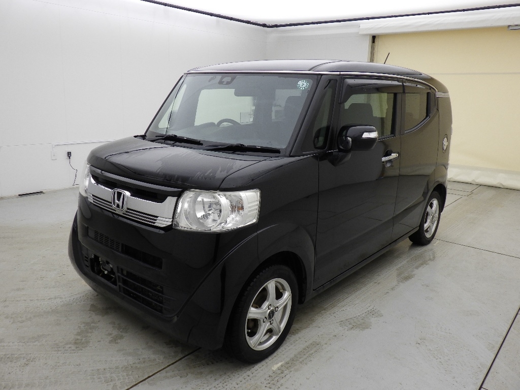 HONDA N-BOX SLASH
