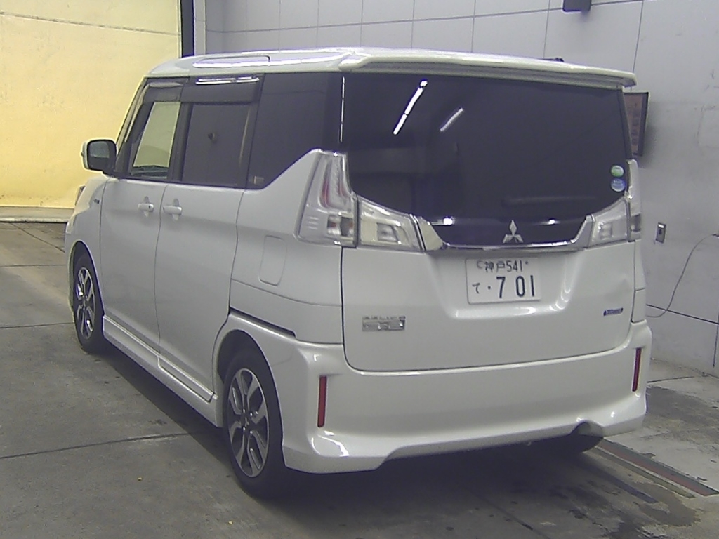MITSUBISHI DELICA D:2