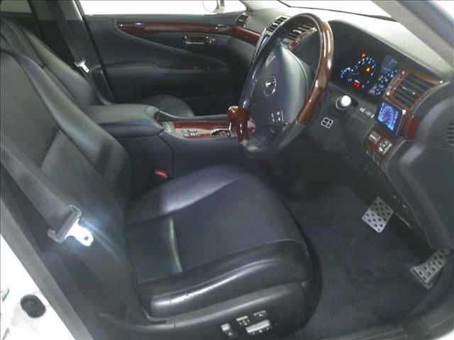 LEXUS LS600H