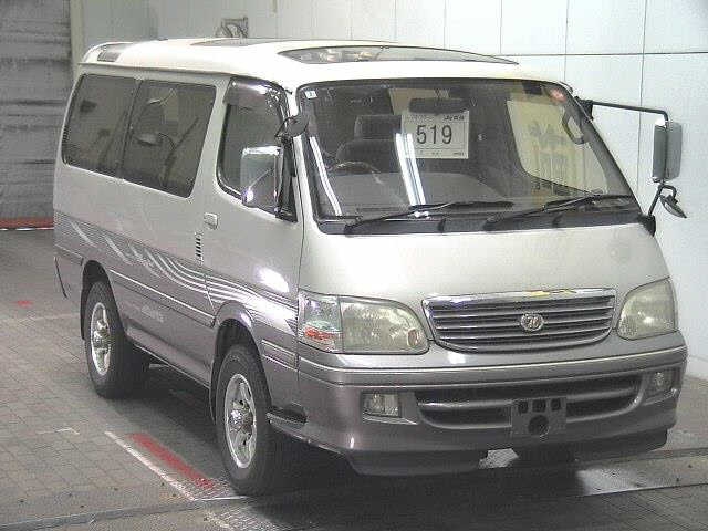 TOYOTA HIACE