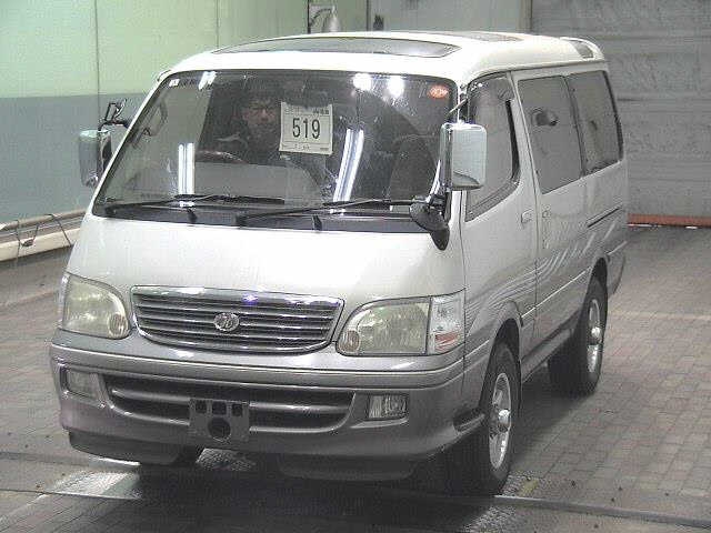 TOYOTA HIACE