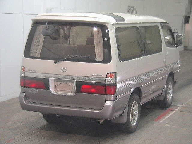 TOYOTA HIACE