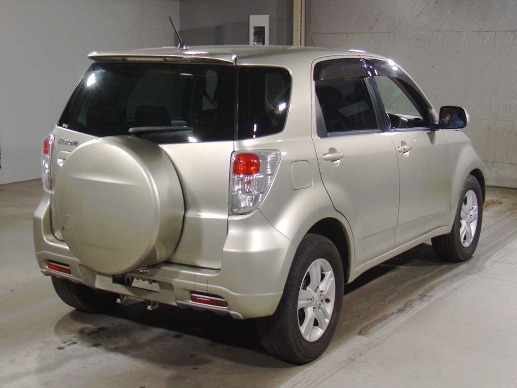 TOYOTA RUSH
