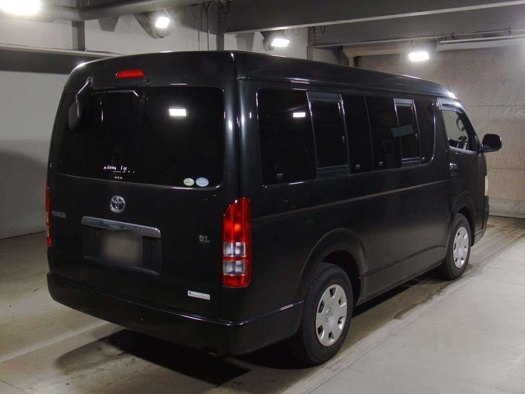 TOYOTA HIACE