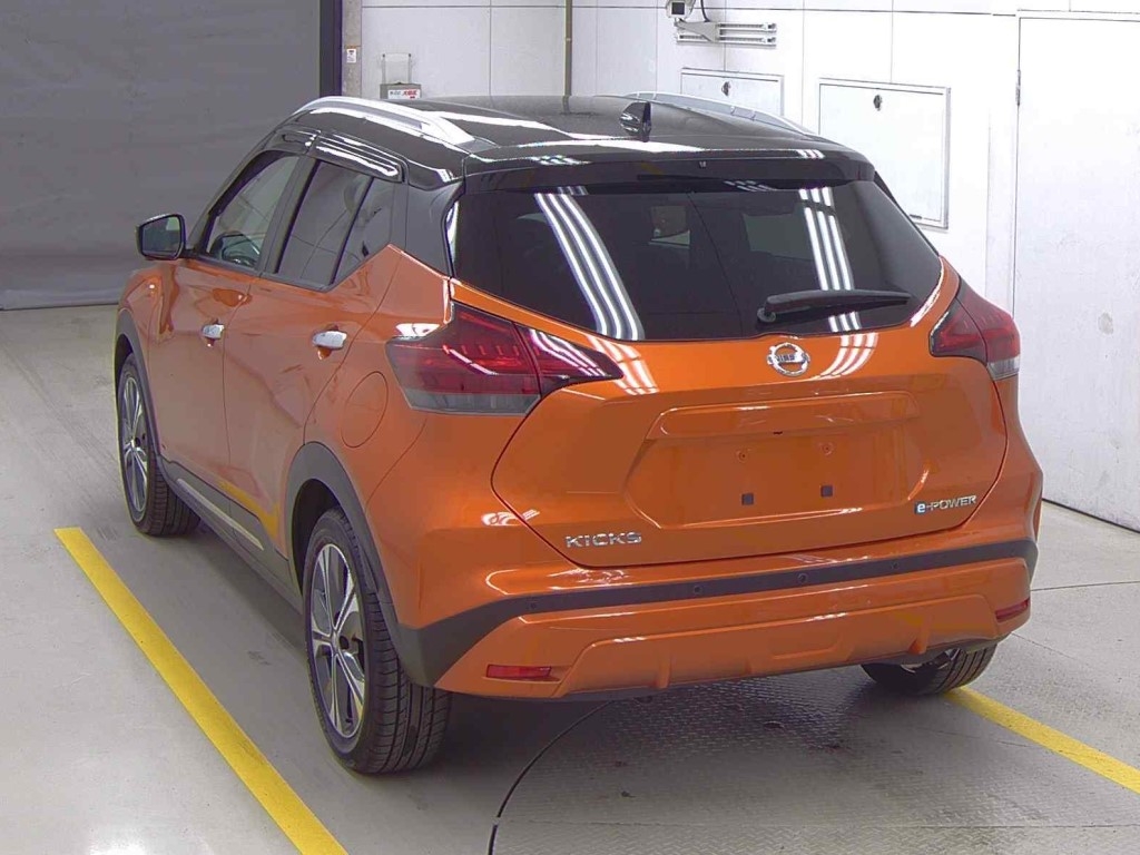 NISSAN KICKS