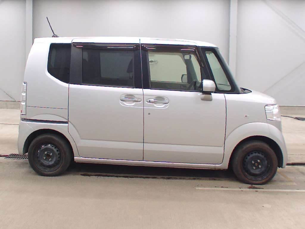 HONDA N-BOX+