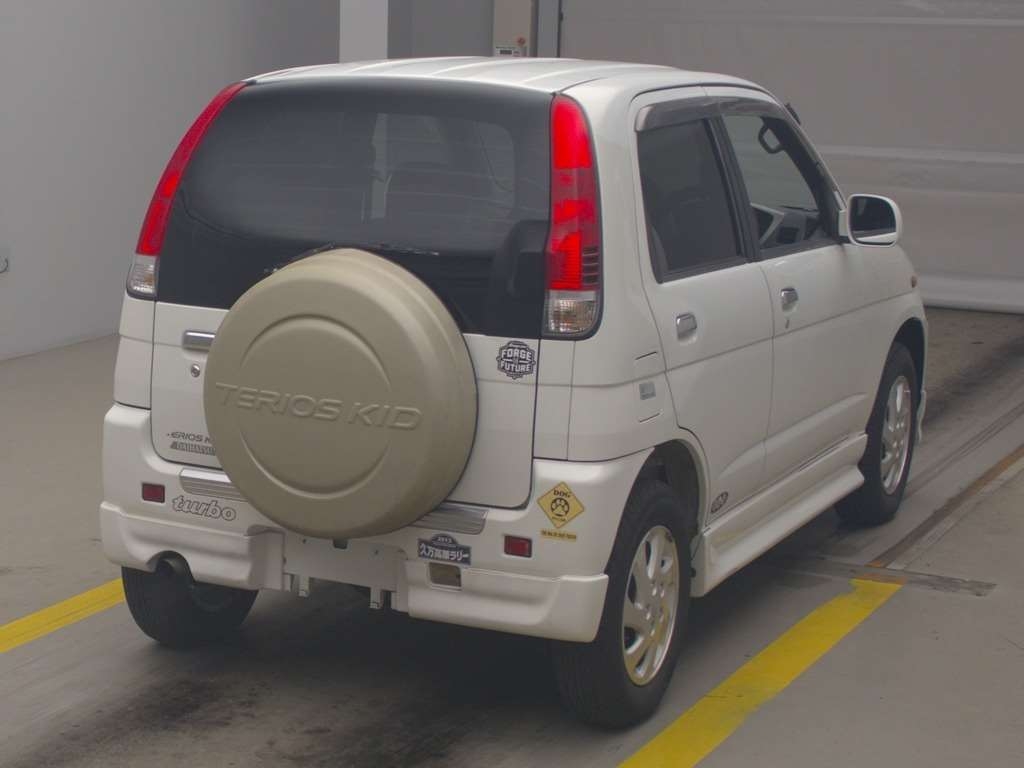 DAIHATSU TERIOS KID