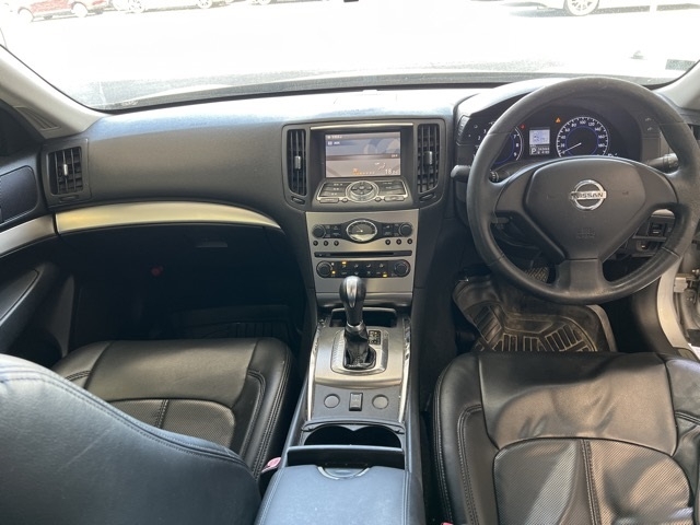 NISSAN SKYLINE