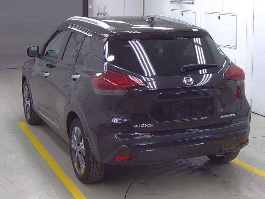 NISSAN KICKS