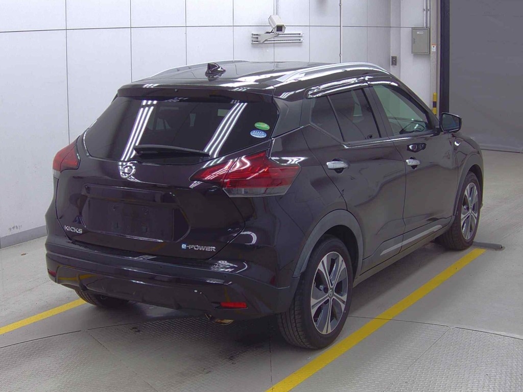 NISSAN KICKS