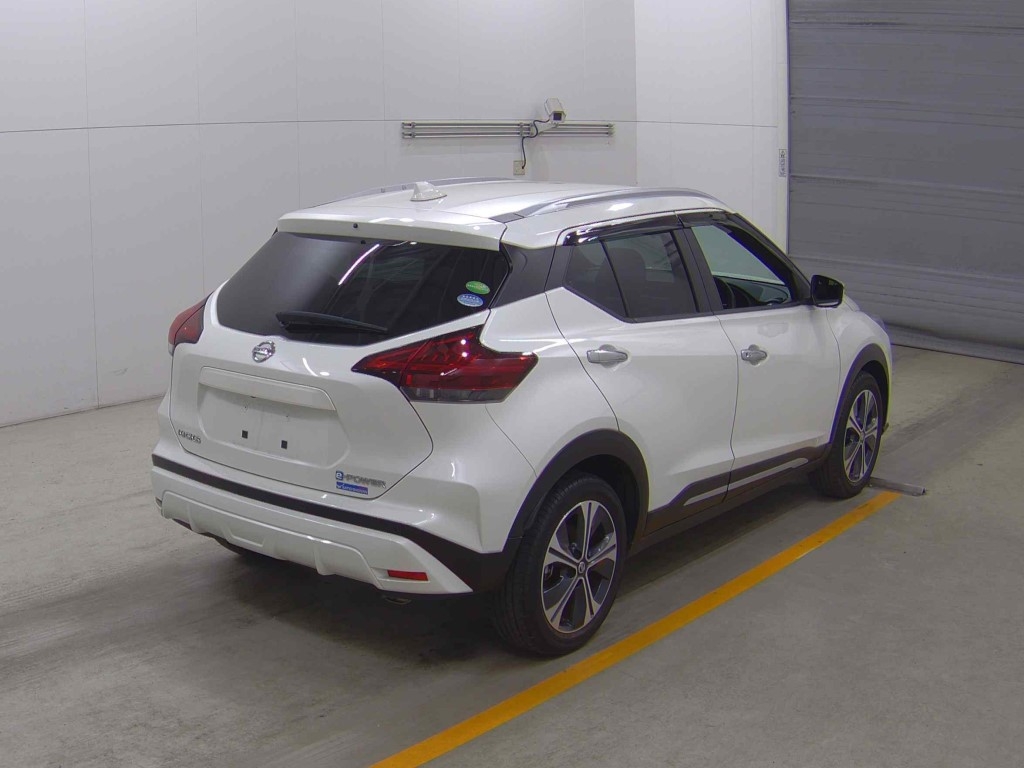 NISSAN KICKS