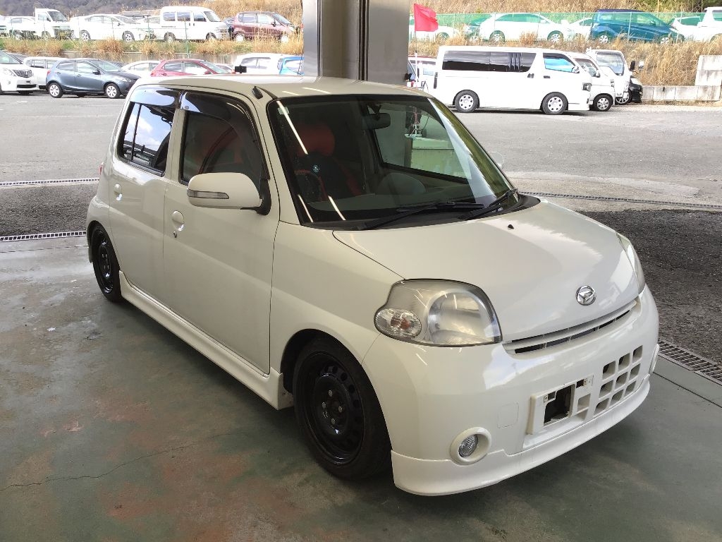 DAIHATSU ESSE
