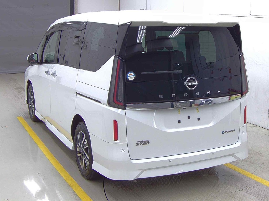 NISSAN SERENA