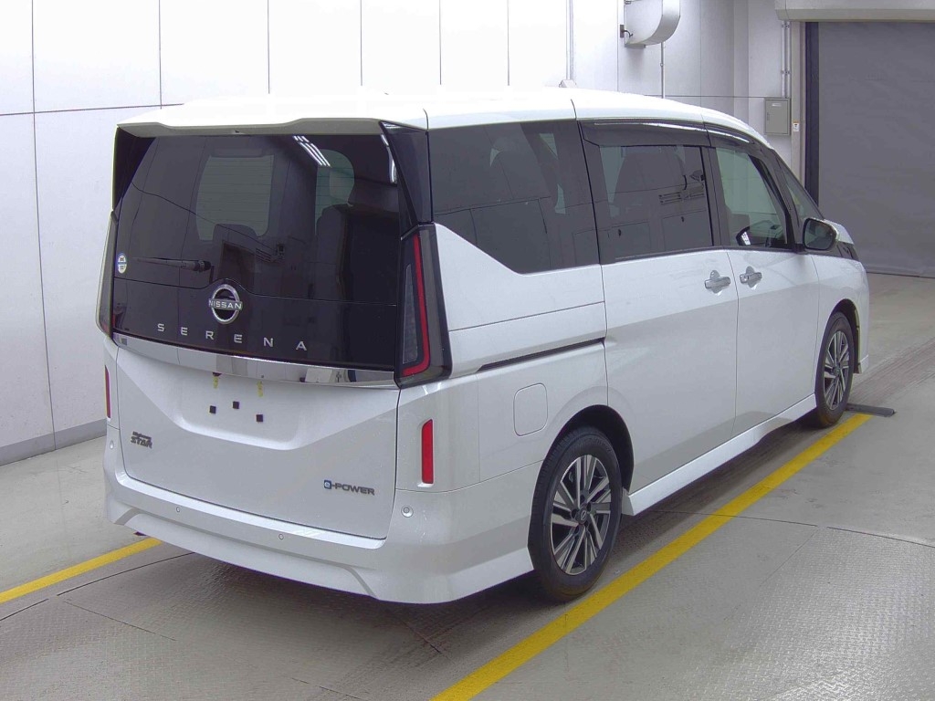 NISSAN SERENA