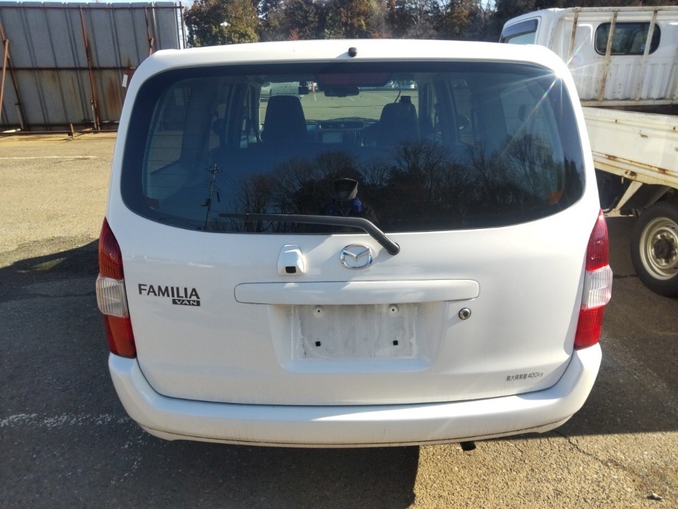 MAZDA FAMILIA