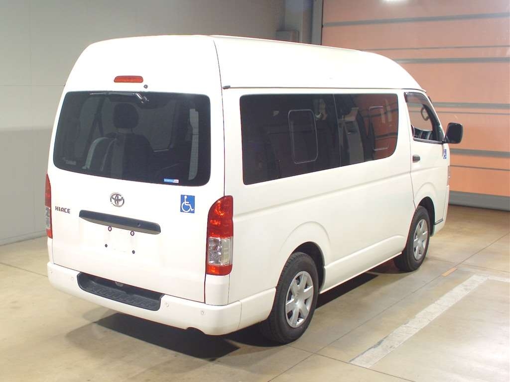 TOYOTA REGIUS ACE