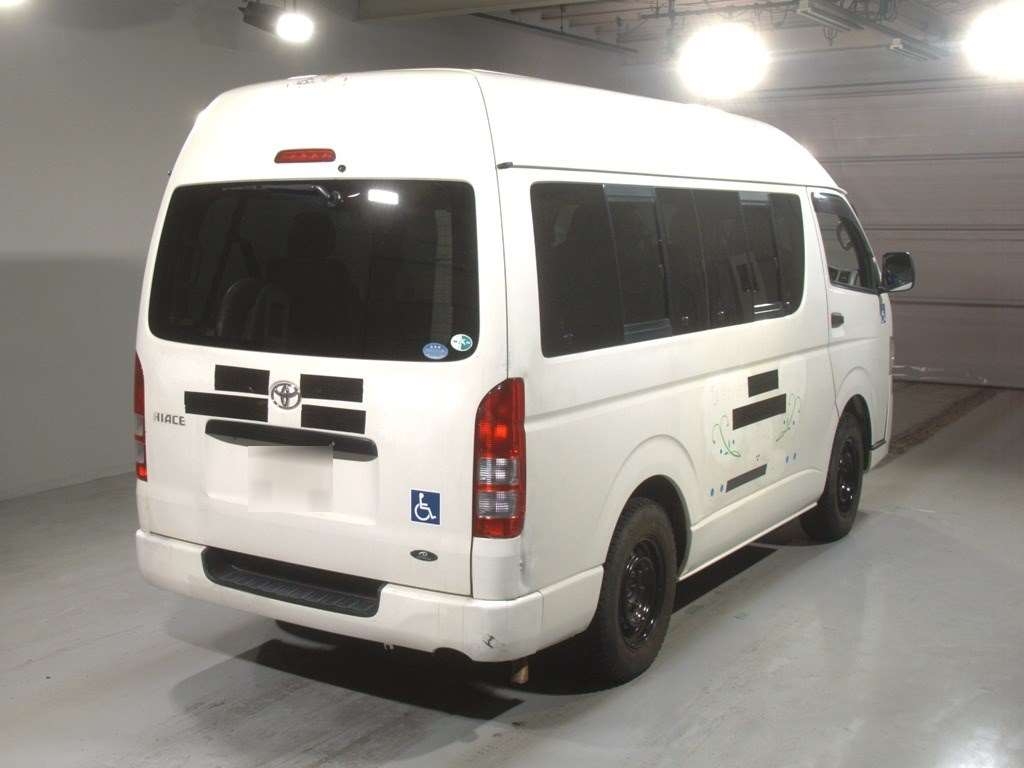 TOYOTA REGIUS ACE
