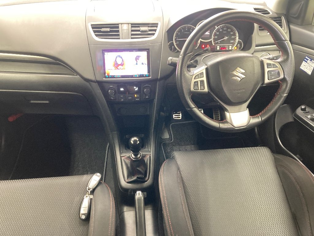 SUZUKI SWIFT