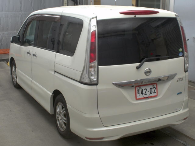 NISSAN SERENA