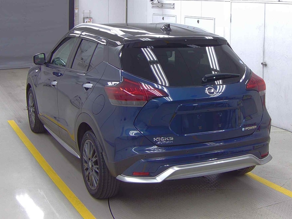 NISSAN KICKS