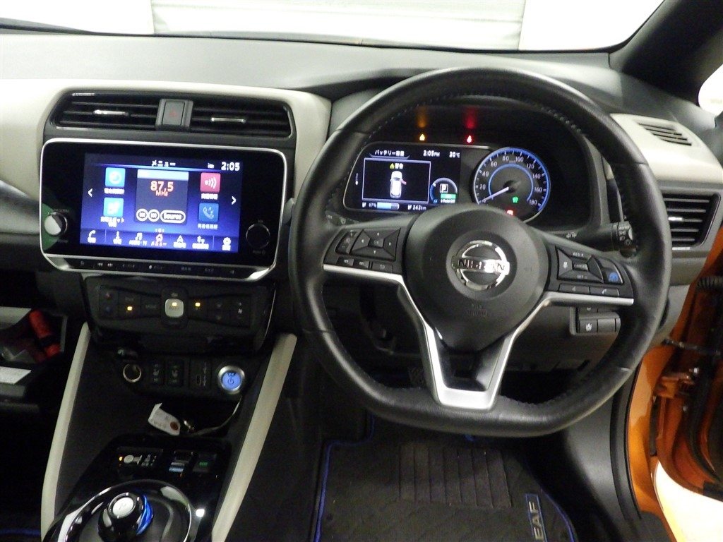 NISSAN LEAF