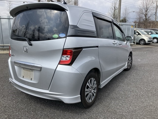 HONDA FREED SPIKE