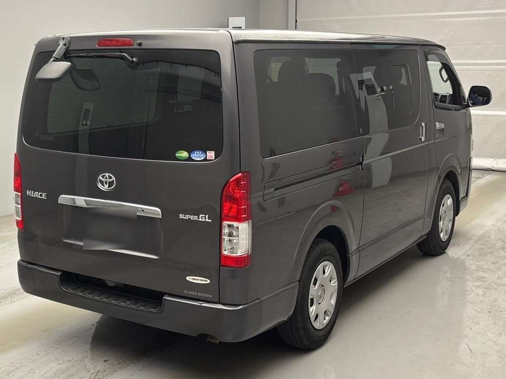 TOYOTA REGIUS ACE
