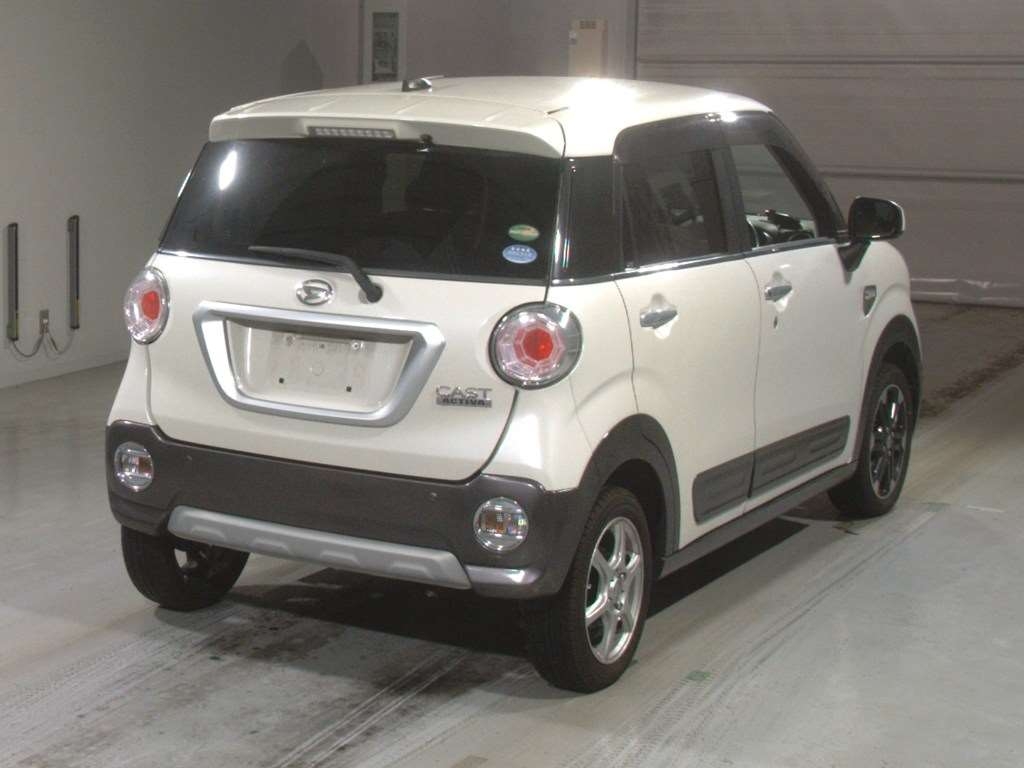 DAIHATSU CAST