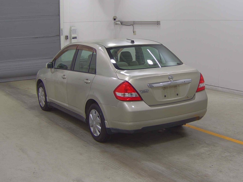 NISSAN TIIDA LATIO