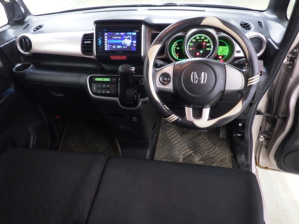 HONDA N-BOX+