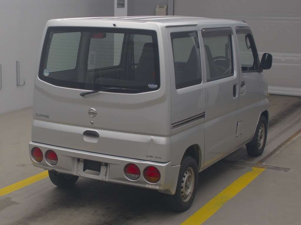 NISSAN CLIPPER