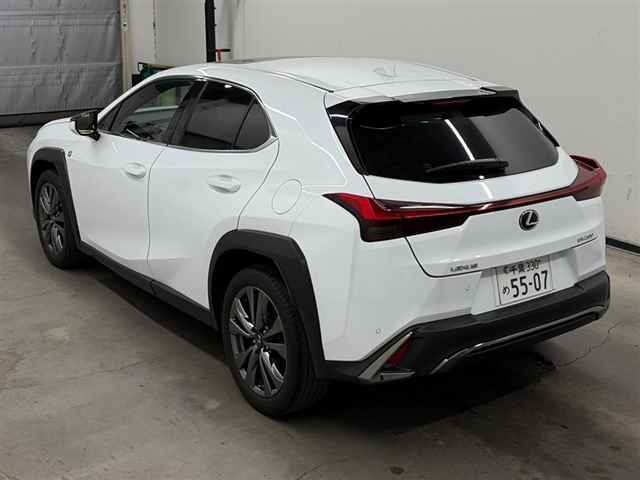 LEXUS UX200