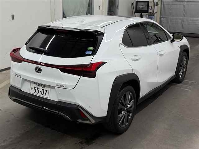 LEXUS UX200